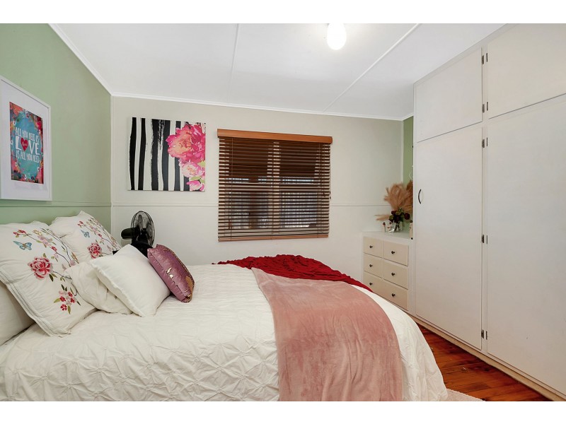 2 Loch Street, Centenary Heights QLD 4350