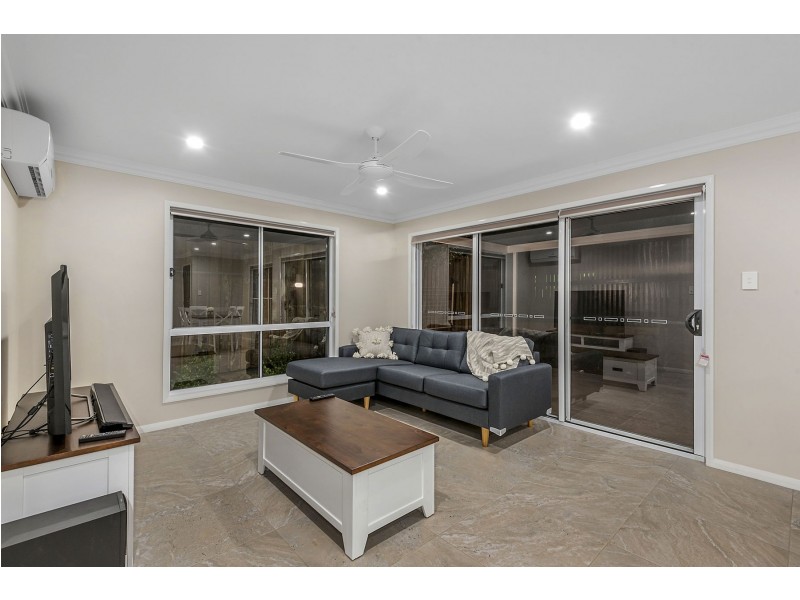 1/64A Holberton Street, Rockville QLD 4350