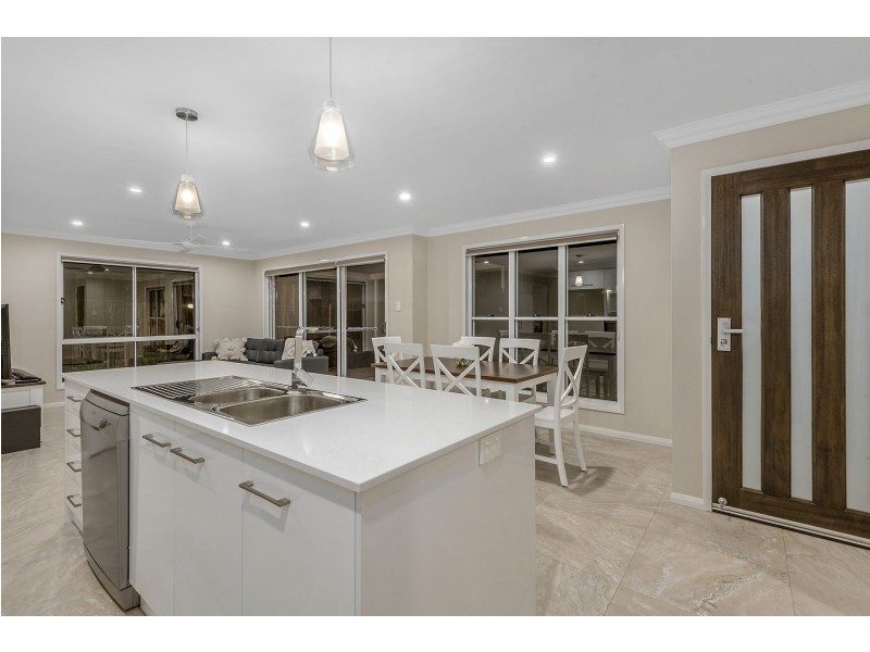 1/64A Holberton Street, Rockville QLD 4350