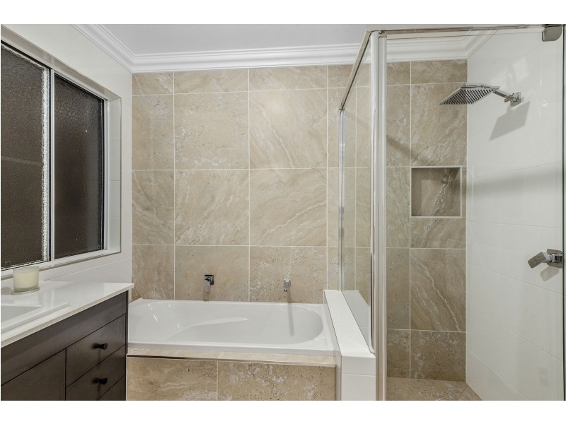 1/64A Holberton Street, Rockville QLD 4350