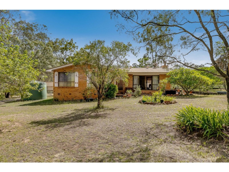 737 Murphys Creek Road, Upper Lockyer QLD 4352