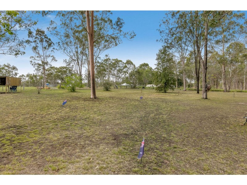 737 Murphys Creek Road, Upper Lockyer QLD 4352