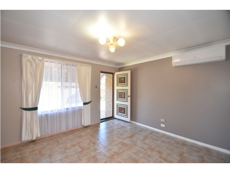 1/23 Friend Street, Harristown QLD 4350
