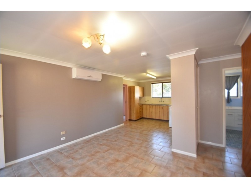 1/23 Friend Street, Harristown QLD 4350