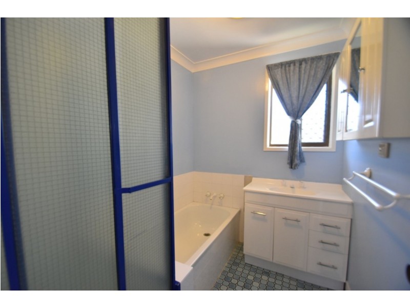 1/23 Friend Street, Harristown QLD 4350