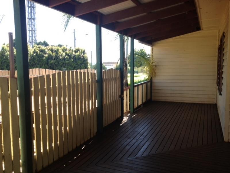 199 West  St, Harristown QLD 4350