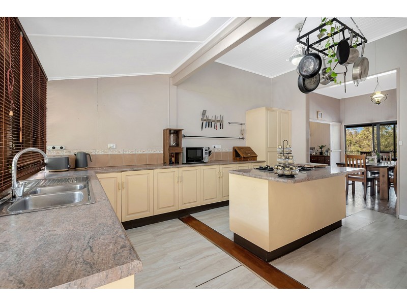 165 Koreelah Street, Upper Lockyer QLD 4352