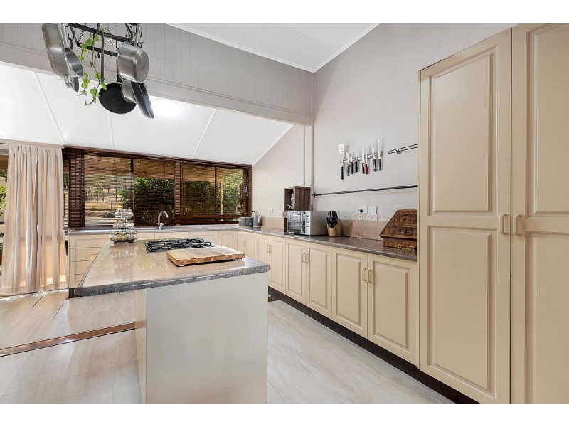 165 Koreelah Street, Upper Lockyer QLD 4352