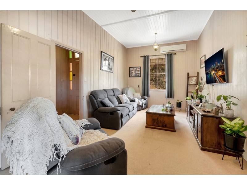 165 Koreelah Street, Upper Lockyer QLD 4352