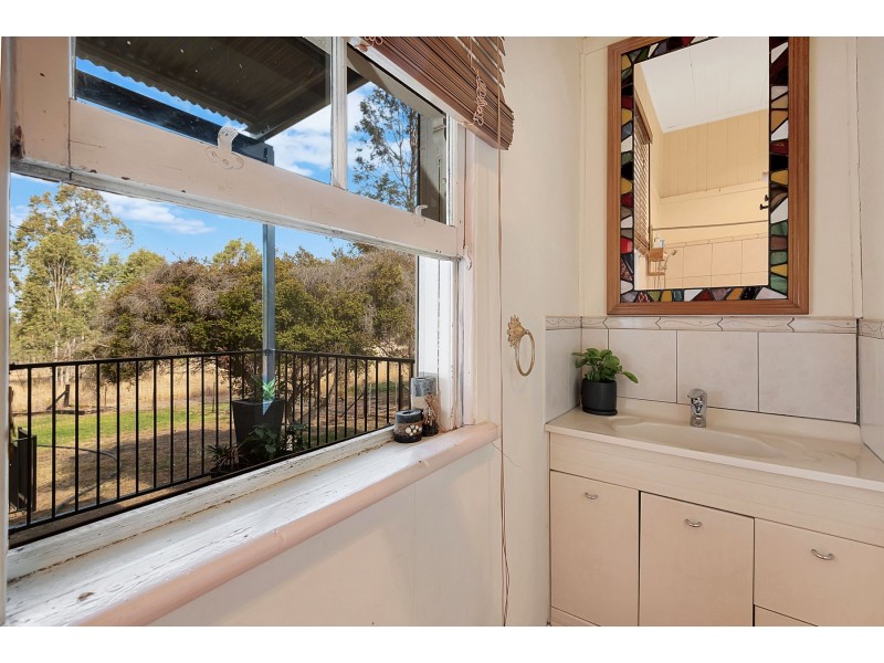 165 Koreelah Street, Upper Lockyer QLD 4352