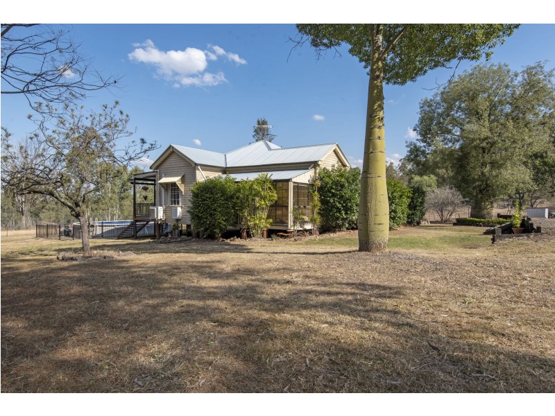 165 Koreelah Street, Upper Lockyer QLD 4352