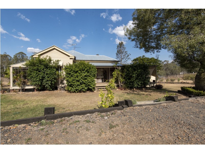 165 Koreelah Street, Upper Lockyer QLD 4352
