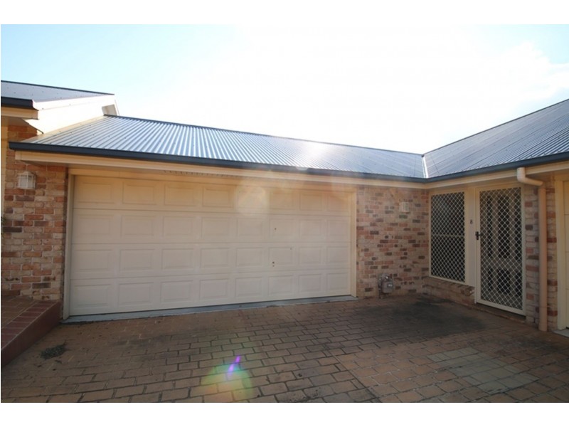 8/27 Gladstone Street, Newtown QLD 4350