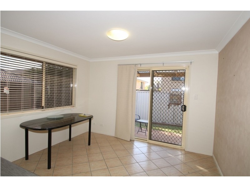 8/27 Gladstone Street, Newtown QLD 4350