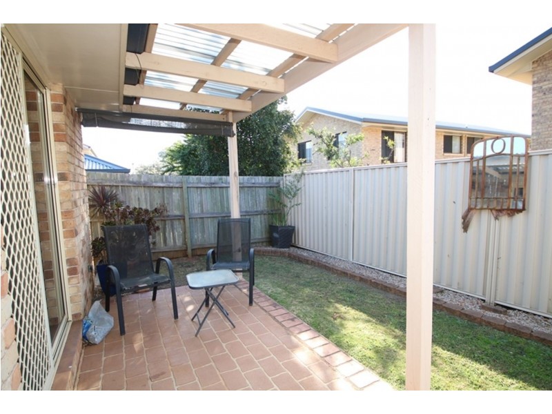 8/27 Gladstone Street, Newtown QLD 4350