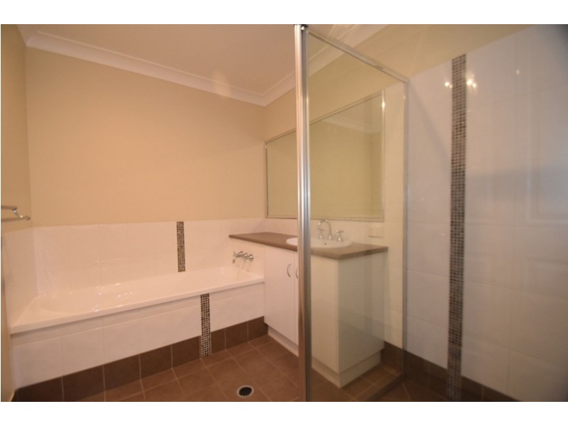 1/28 Pascoe Lane, Harlaxton QLD 4350