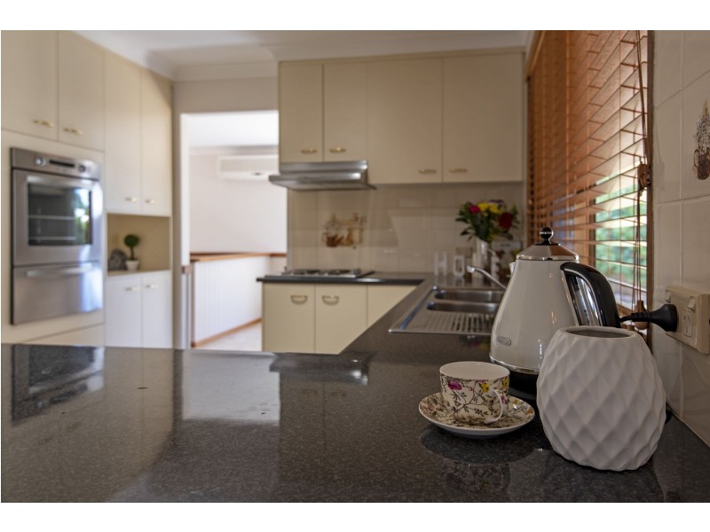 2 Tess Close, Middle Ridge QLD 4350