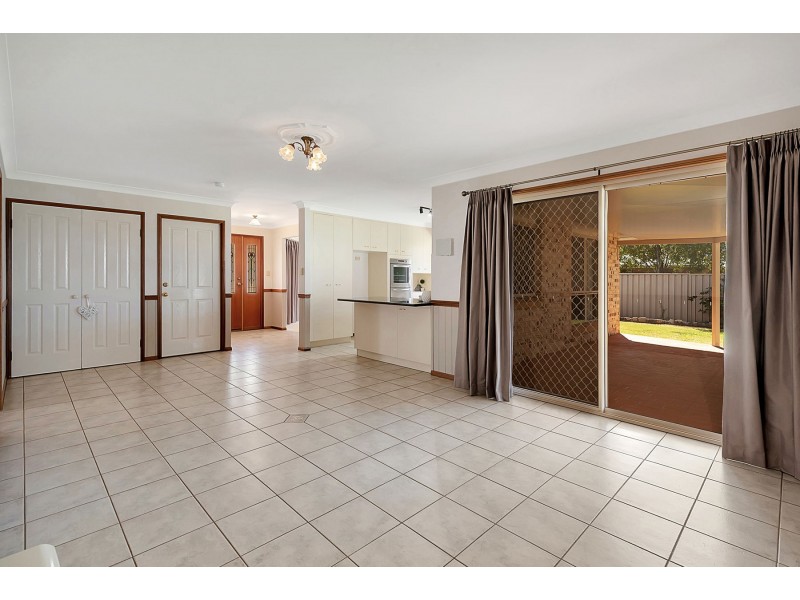 2 Tess Close, Middle Ridge QLD 4350
