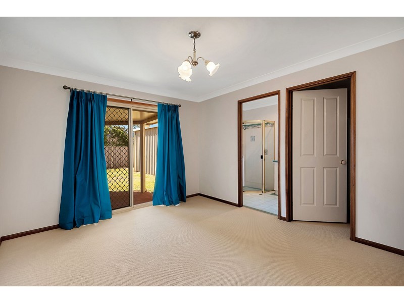 2 Tess Close, Middle Ridge QLD 4350