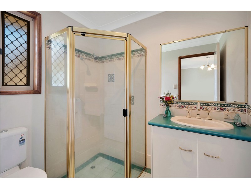 2 Tess Close, Middle Ridge QLD 4350