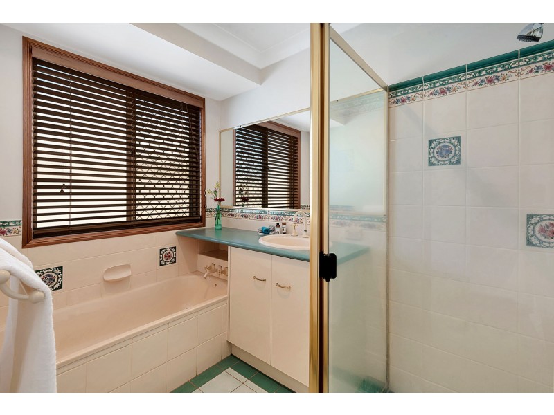 2 Tess Close, Middle Ridge QLD 4350