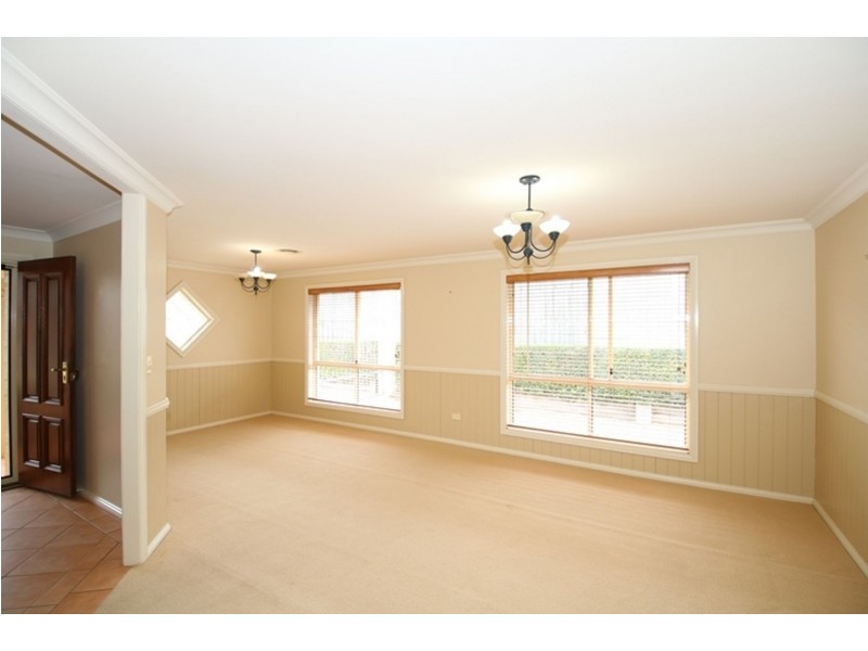 32 Ward Street, Middle Ridge QLD 4350