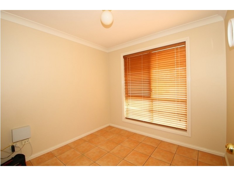 32 Ward Street, Middle Ridge QLD 4350