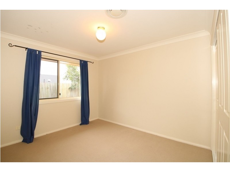 32 Ward Street, Middle Ridge QLD 4350