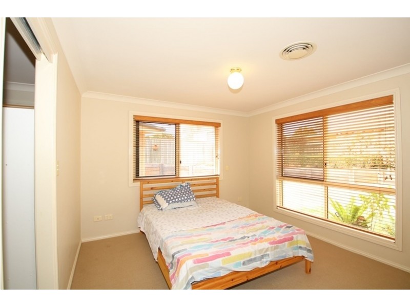 32 Ward Street, Middle Ridge QLD 4350