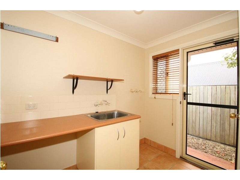 32 Ward Street, Middle Ridge QLD 4350