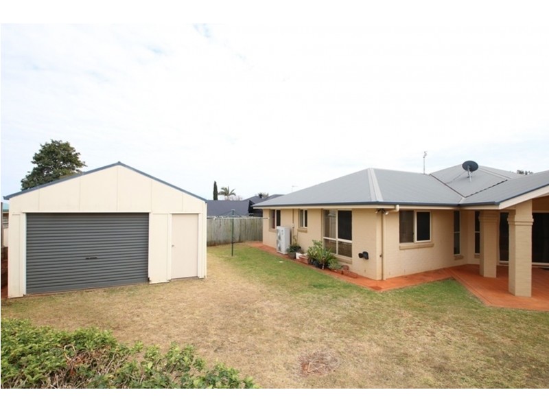 32 Ward Street, Middle Ridge QLD 4350