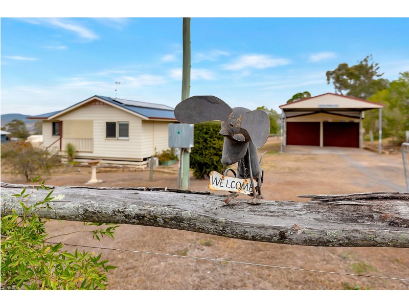 35 Thomas Street, Meringandan West QLD 4352