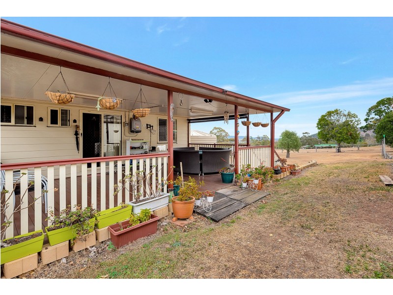 35 Thomas Street, Meringandan West QLD 4352