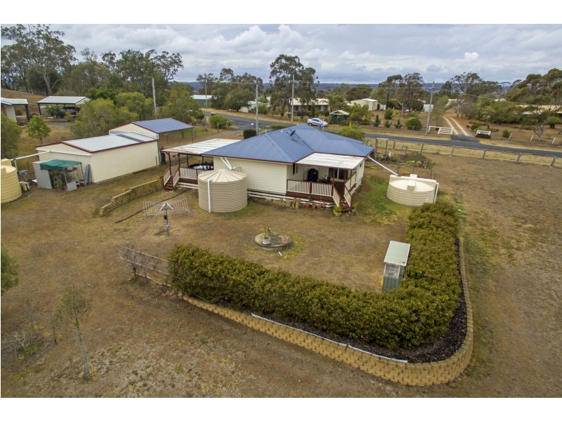 35 Thomas Street, Meringandan West QLD 4352