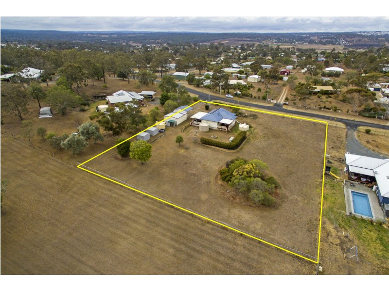 35 Thomas Street, Meringandan West QLD 4352