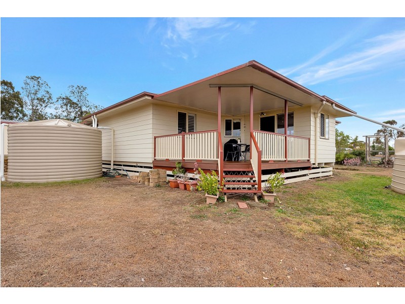 35 Thomas Street, Meringandan West QLD 4352