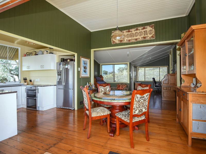 25 Rowland Court, Gowrie Mountain QLD 4350