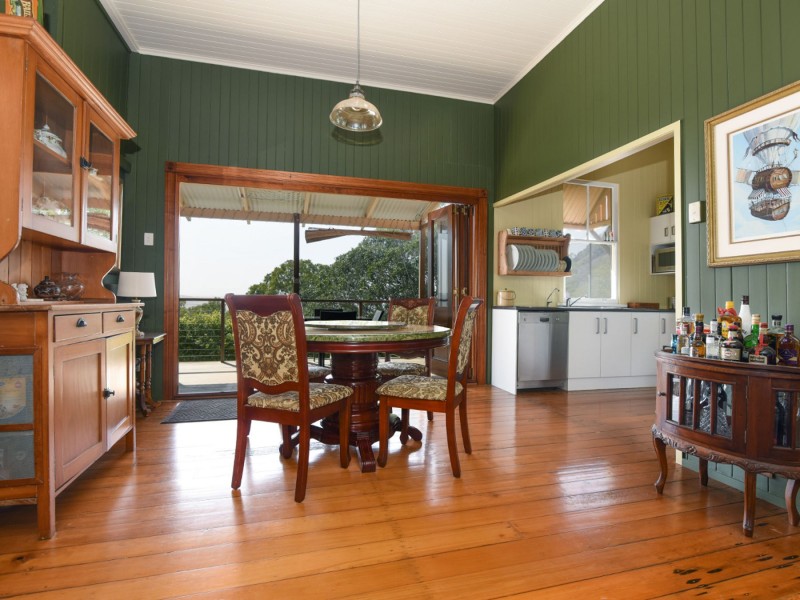 25 Rowland Court, Gowrie Mountain QLD 4350