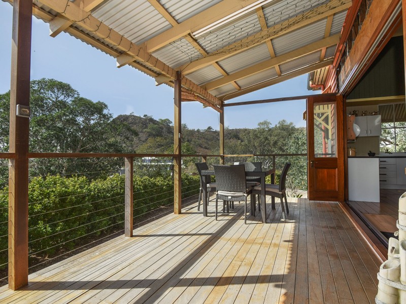 25 Rowland Court, Gowrie Mountain QLD 4350