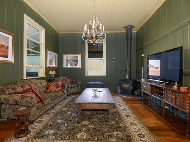 25 Rowland Court, Gowrie Mountain QLD 4350