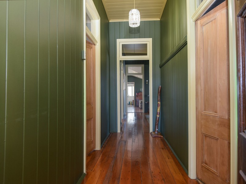 25 Rowland Court, Gowrie Mountain QLD 4350