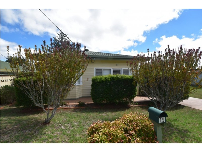 19 Weetwood Street, Newtown QLD 4350