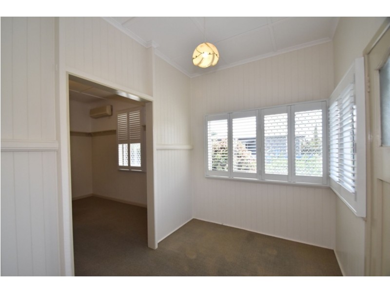 19 Weetwood Street, Newtown QLD 4350