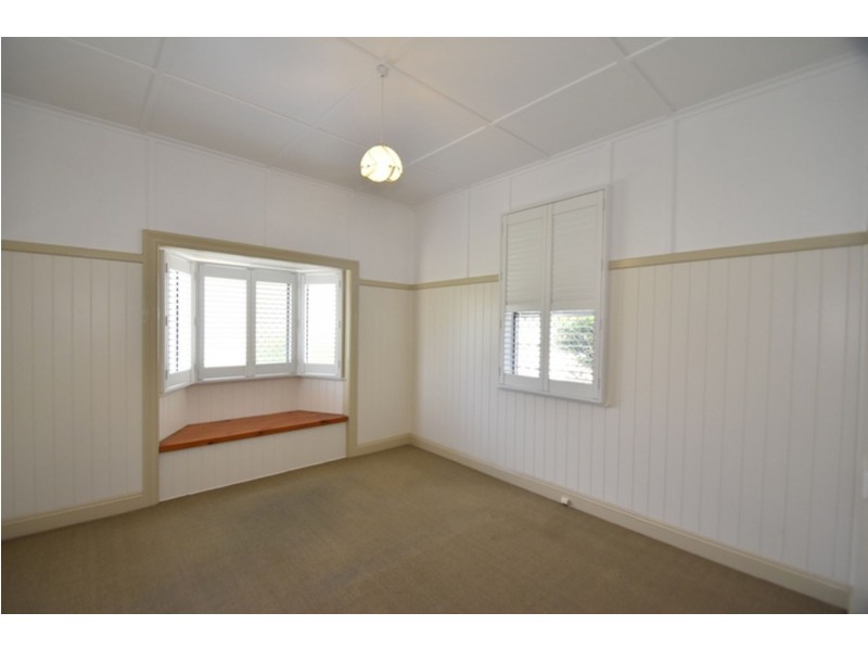 19 Weetwood Street, Newtown QLD 4350