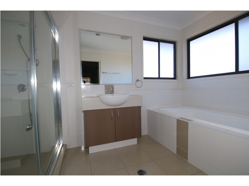 4/44 Gostwyck Street, Newtown QLD 4350