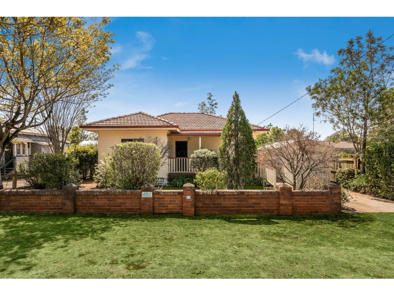 11 Jenkins Street, Newtown QLD 4350