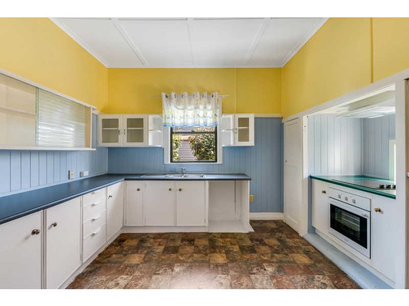 11 Jenkins Street, Newtown QLD 4350