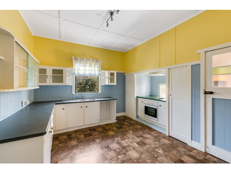 11 Jenkins Street, Newtown QLD 4350