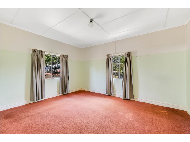 11 Jenkins Street, Newtown QLD 4350