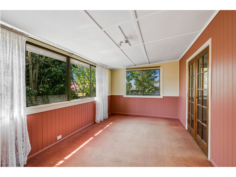 11 Jenkins Street, Newtown QLD 4350